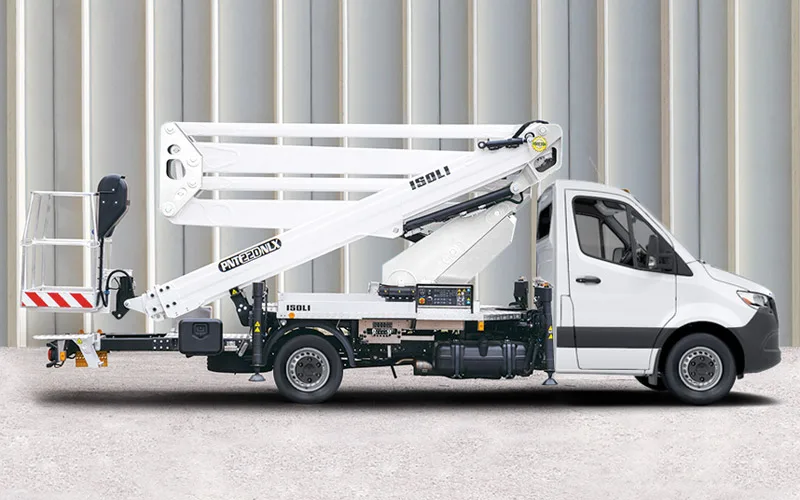 ISOLI PNT220NLX - Élévateur à nacelle articulé et télescopique permis B d’une hauteur de travail de 21,90m et une portée latérale de 11,20m